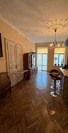 Простора квартира від ВЛАСНИКА вул. Генерала Чупринки Львов