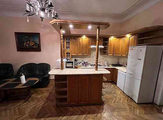 Простора квартира від ВЛАСНИКА вул. Генерала Чупринки Львов