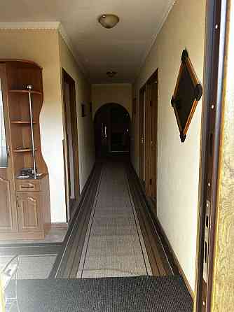 Квартира 4 - ьох кімнатна з власним входом. Иршава