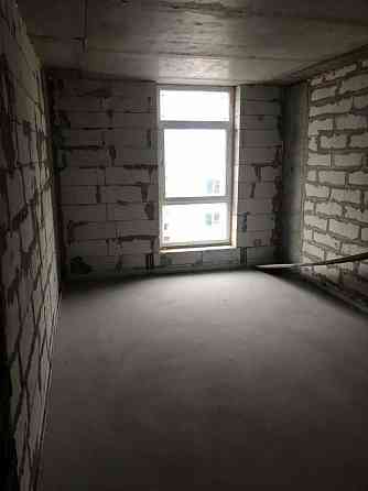 Двокімнатна квартира з частковим ремонтом в зданому будинку Винники