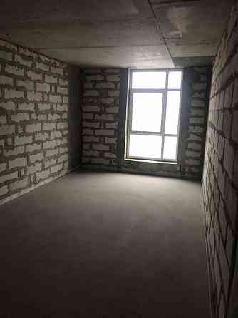 Двокімнатна квартира з частковим ремонтом в зданому будинку Винники