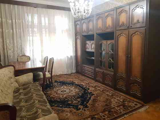 Продаю 2 квартиру метро Печерська Київ