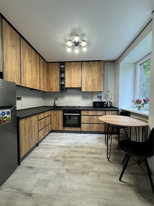 Оренда квартири з гарним ремонтом. Поруч ТЦ Велес. Перша здача. Угорники - зображення 1