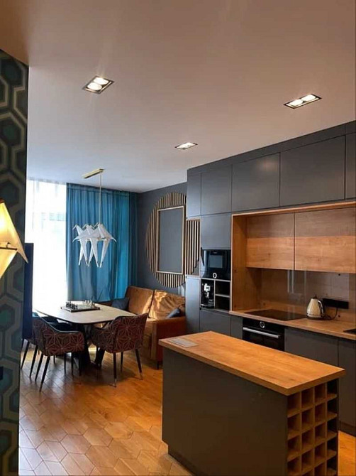 Оренда стильної трикімнатної квартири в ЖК Бульвар Фонтанів Київ - зображення 1