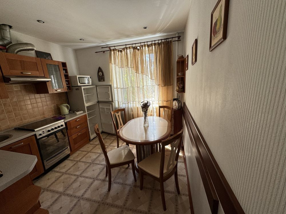 Продам 2 комнатную квартиру сталинку в центре города район металлургич Кривой Рог - изображение 5