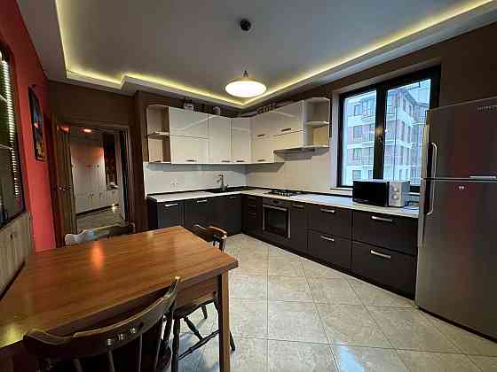 БЕЗ КОМІСІЇ трикімнатна квартира у Винниках біля школи Винники