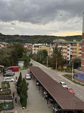 БЕЗ КОМІСІЇ трикімнатна квартира у Винниках біля школи Винники