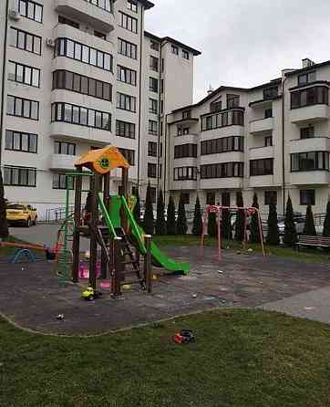 Двокімнатна квартира в зданому будинку в центрі Винник Винники