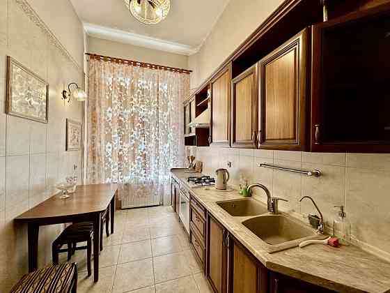 Аренда трехкомнатной квартиры в Одессе. Парк Шевченко. Дельфинарий Одеса