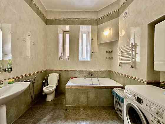 Аренда трехкомнатной квартиры в Одессе. Парк Шевченко. Дельфинарий Одеса