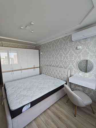 Здається 3х кімнатна квартира по вул. Драгоманова. Перша здача Киев