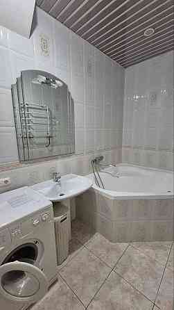 квартира з паркомісцем від власника біля м Берестейка Киев