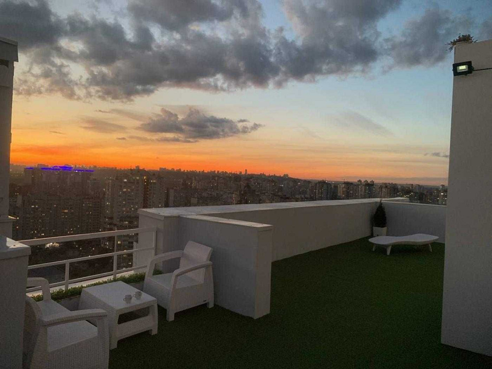 Аренда квартиры с собственным кинотеатром и терассой метро Позняки Киев - изображение 1