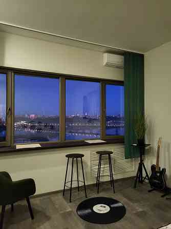 Дніпровська набережна 13, видова квартира з окремим виходом на дах. Киев