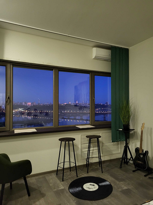 Дніпровська набережна 13, видова квартира з окремим виходом на дах. Киев - изображение 1