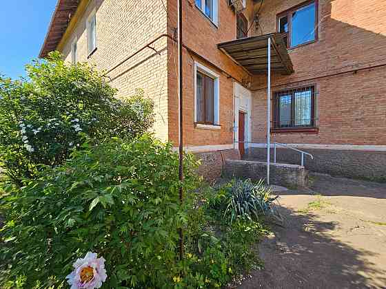 Продаётся трёхкомнатная квартира в р-не Первомайки. Автономка Кривой Рог