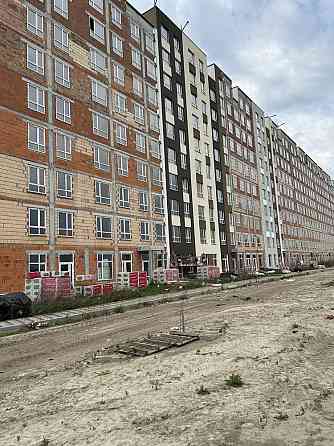 жк Скандія,1к квартира 32м2,поверх 4/10,можна заходити на ремонт. Бровари