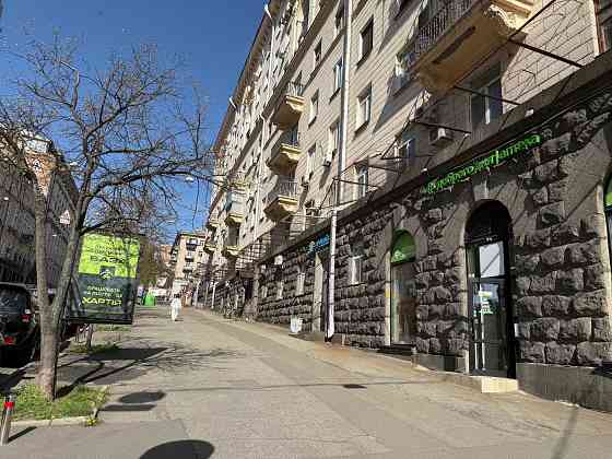 Сусіди Паніковського Оренда трикімнатної сталінки Прорізна Київ Київ