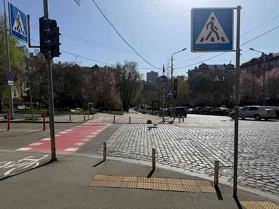 Сусіди Паніковського Оренда трикімнатної сталінки Прорізна Київ Київ