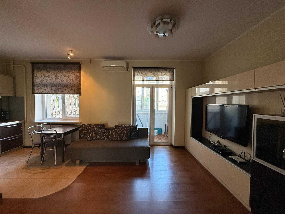 Сусіди Паніковського Оренда трикімнатної сталінки Прорізна Київ Київ - зображення 4