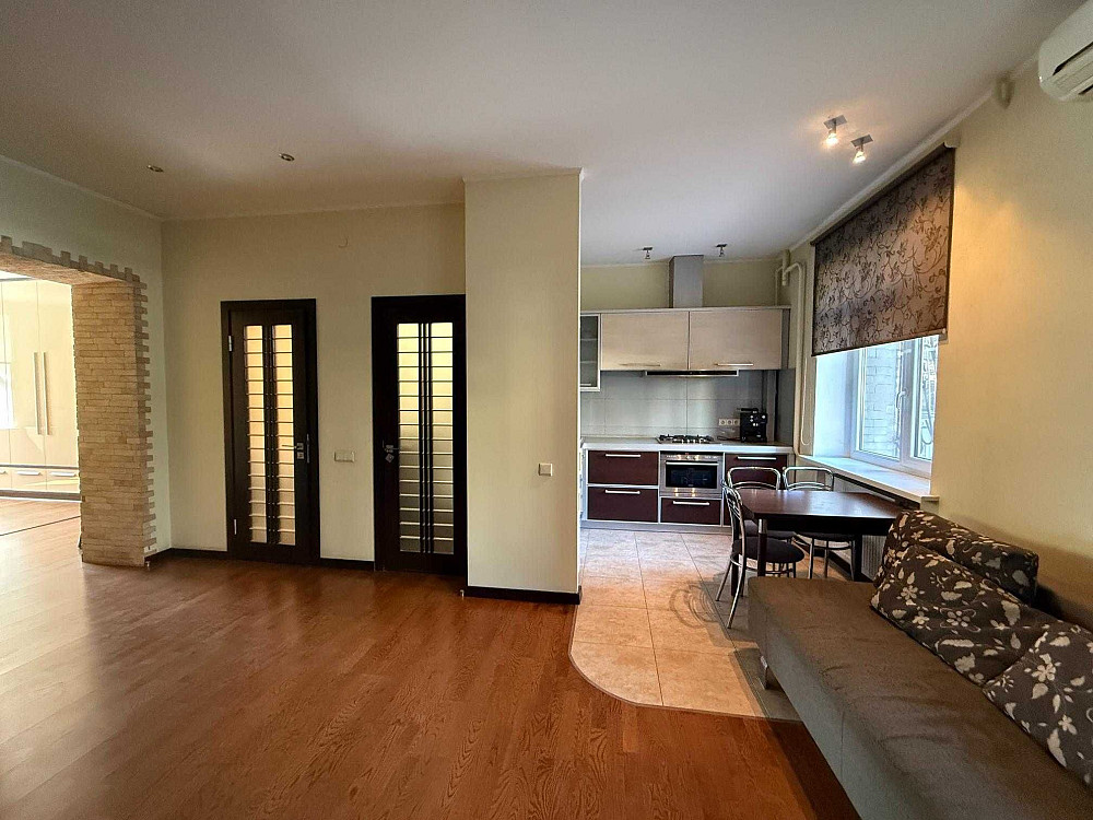 Сусіди Паніковського Оренда трикімнатної сталінки Прорізна Київ Київ - зображення 7