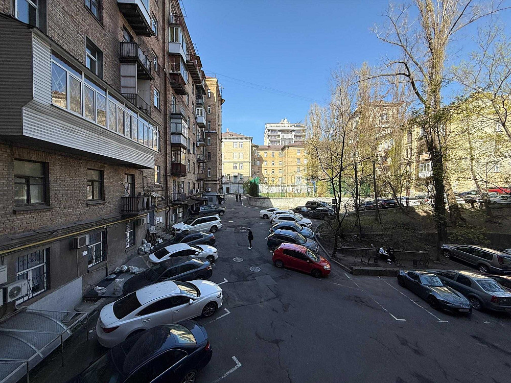 Сусіди Паніковського Оренда трикімнатної сталінки Прорізна Київ Київ - зображення 6