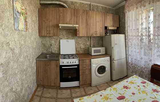 Оренда 2 кімнатна квартира, поруч ст. м.  "Чернігівська" Киев