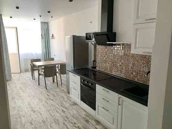 Оренда 1-кімн. 42 м.кв м.Мінська 10 хв. їзди Київ