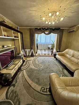 Квартира всего в нескольких шагах от исторического центра Одессы. Одесса