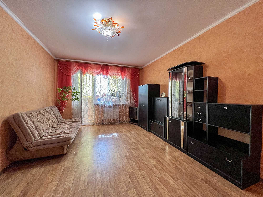 Простора 1кім.квартира " Моноліт  " Чорноморськ - зображення 1