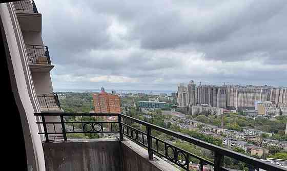 Трикімнатна квартира з сімейним паркінгом у зданому ЖК на Фонтані Одесса