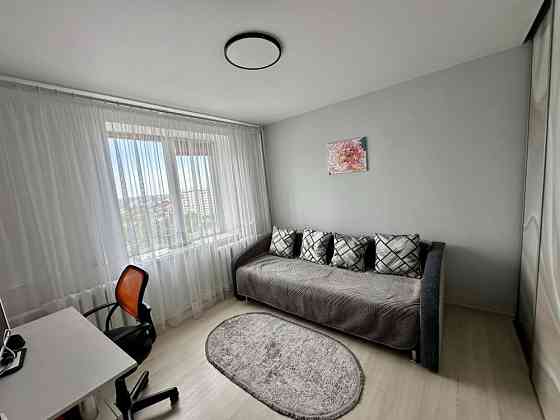 Продаж двокімнатної квартири в районі 12 школи Грушвиця Перша