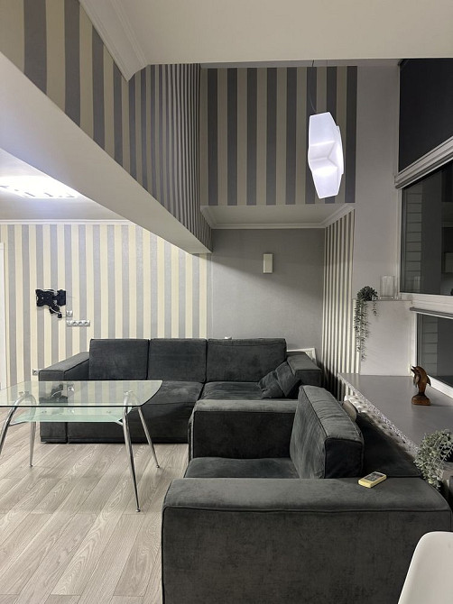 Аренда 3к квартиры на ул. Анны Ахматовой 5 Київ - зображення 1