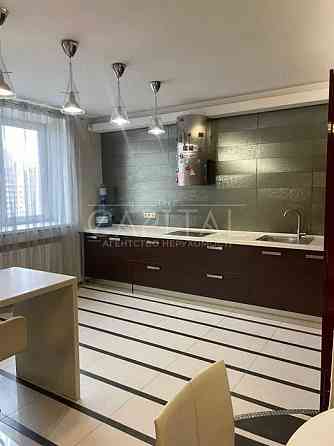 Простора квартира 100м² біля Голосіївського парку! Паркінг! Київ