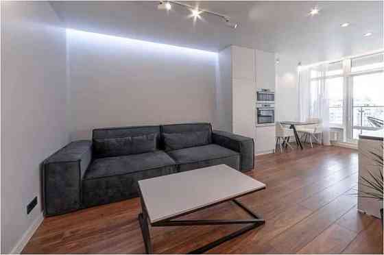 белая, уютная двуспальная квартирка в жк 36 Жемчужина Одесса