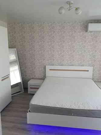 Здам трикімнатну з євроремонтом, Дніпровська набережна 9 Киев