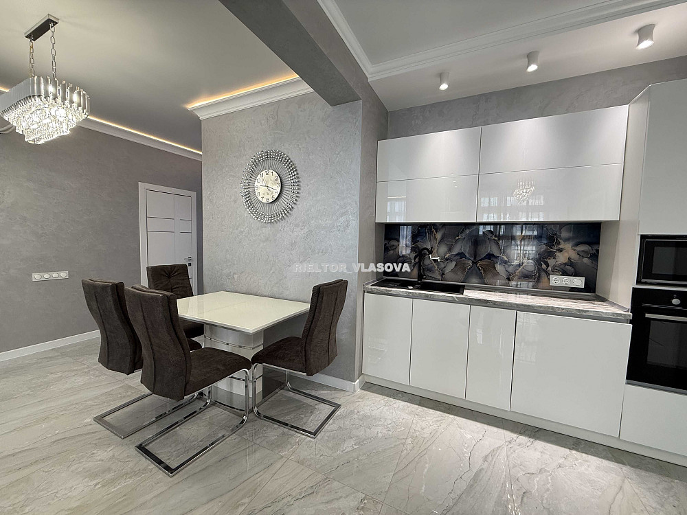 Продам 3 комнатную квартиру в ЖК Четыре Сезона Приморский район Одесса - изображение 1