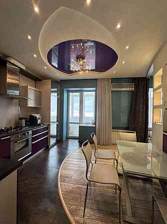 Сдам 3 комнатную квартиру 103м2 метро Защитников Украины,ул.Сомовская Харків