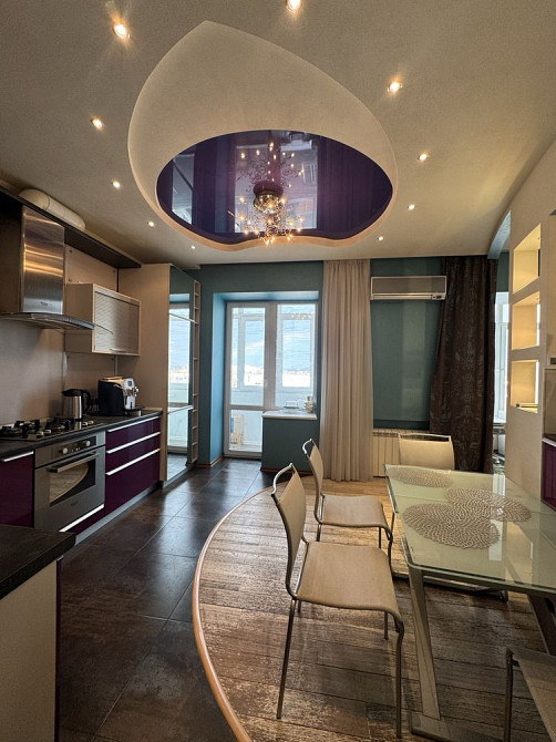 Сдам 3 комнатную квартиру 103м2 метро Защитников Украины,ул.Сомовская Харків - зображення 1