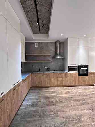 Продаж квартири з власним двориком Ужгород