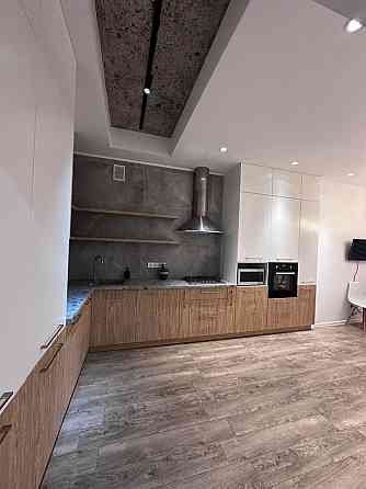 Продаж квартири з власним двориком Ужгород