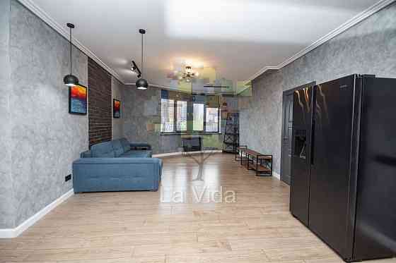 Без комісії/Продаж 3 кімнатної Дизанерської квартири Дніпровська Наб Київ