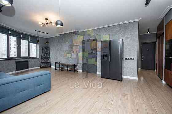 Без комісії/Продаж 3 кімнатної Дизанерської квартири Дніпровська Наб Київ