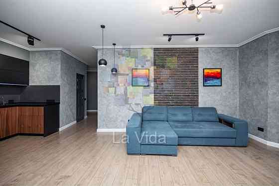 Без комісії/Продаж 3 кімнатної Дизанерської квартири Дніпровська Наб Київ