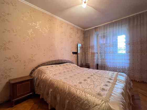 БЕЗ% Підвисоцько, Газ, 3-х кім, 2-й поверх, меблі, техніка, метро 5 хв Київ