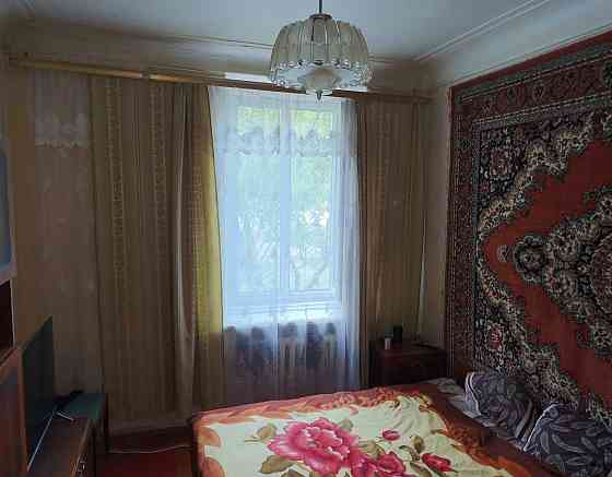 Продаж однокімнатної квартири  Сталінка Київ