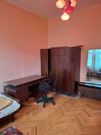 Продам 2 кім на Набережній в старословацькому будинку Ужгород