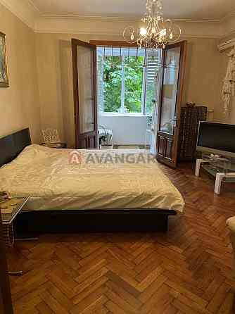 Продам  4-х комнатную квартиру Сталинка Центр Набережная Мост Сити Днепр