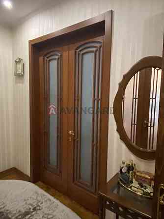 Продам  4-х комнатную квартиру Сталинка Центр Набережная Мост Сити Днепр