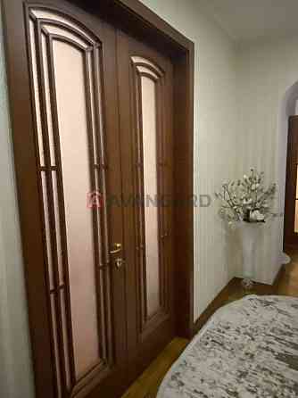 Продам  4-х комнатную квартиру Сталинка Центр Набережная Мост Сити Днепр